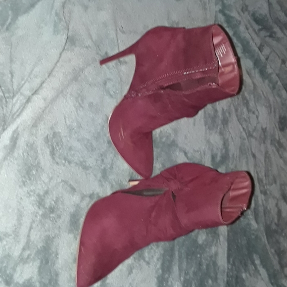 Heels - Picture 2 of 5